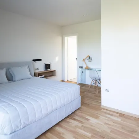 Σπίτι διακοπών Unique Space With Garden And Garage *