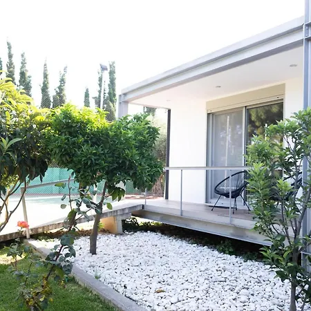 Unique Space With Garden And Garage *