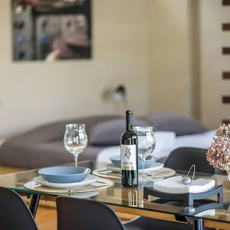 Holiday home Unique Space With Garden And Garage