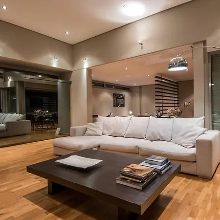 Unique Space With Garden And Garage