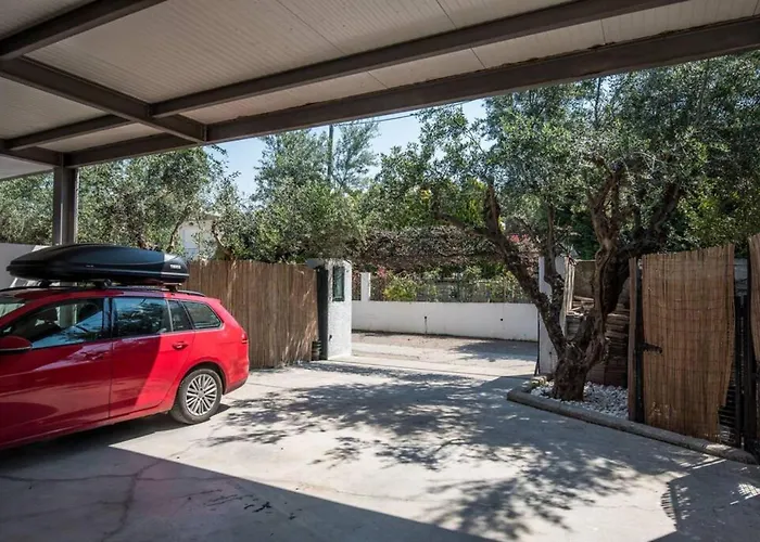 Unique Space With Garden And Garage Vakantiehuis *