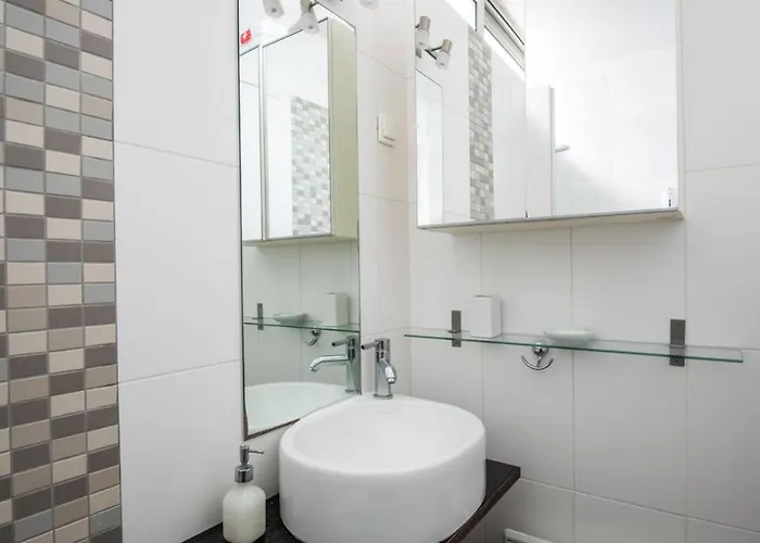 Unique Space With Garden And Garage