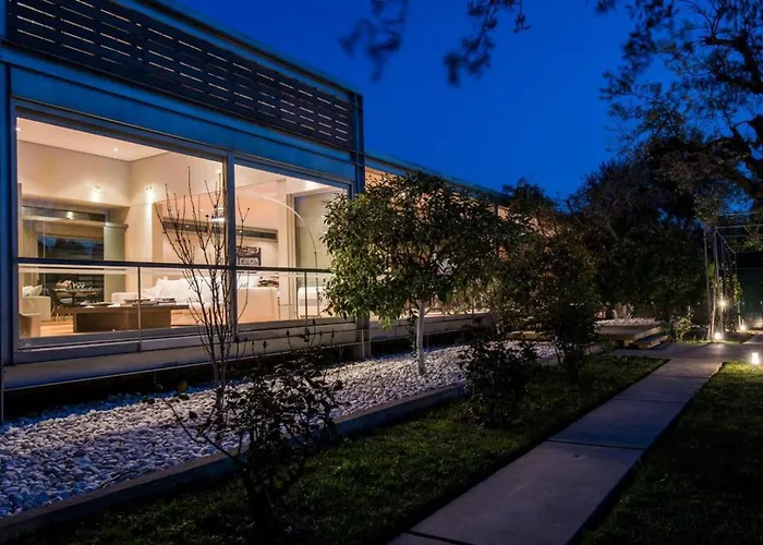 Unique Space With Garden And Garage Casa de Férias