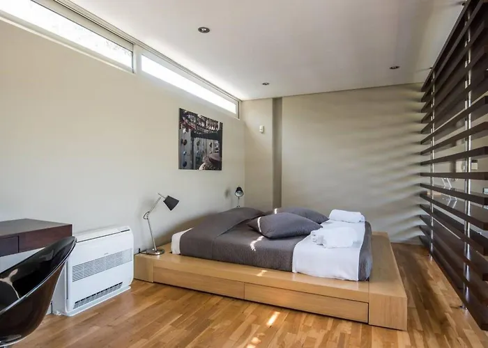 Unique Space With Garden And Garage