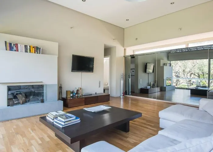 Unique Space With Garden And Garage Holiday home